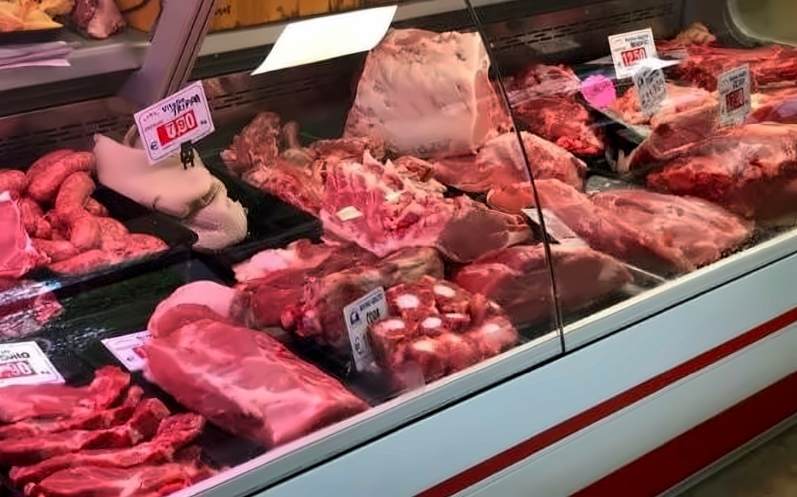 Suino, salsicce e tagli del giorno